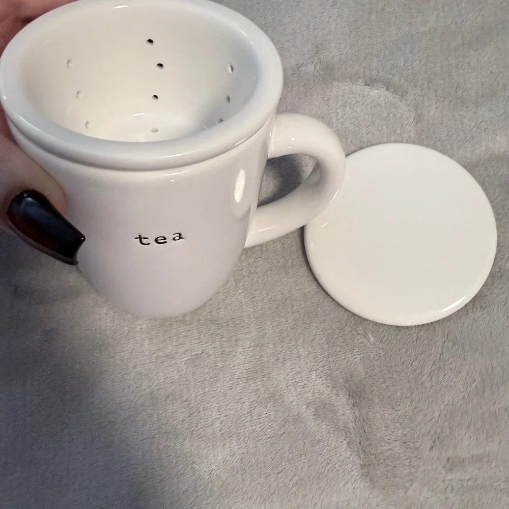 Pottery Barn Coffee House Tea Infuser Mug White Ceramic Lid Strainer